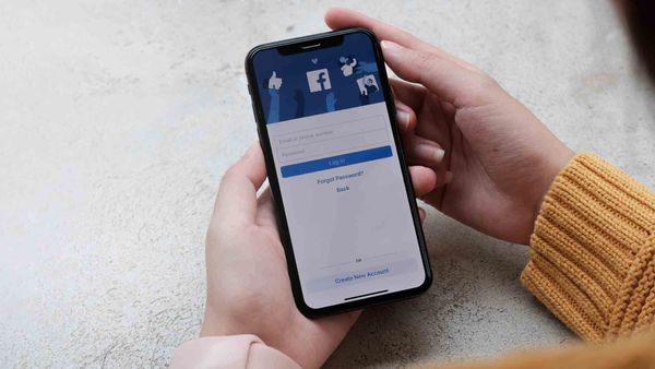 What should my first business post be on Facebook?