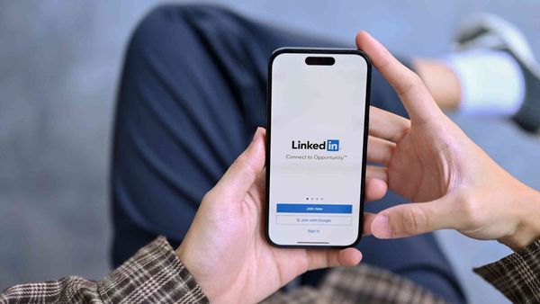 What happens when you hibernate your LinkedIn account?