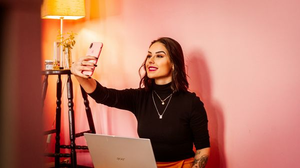 Crafting Influence: The Insider's Guide to Becoming a Twitter Influencer!